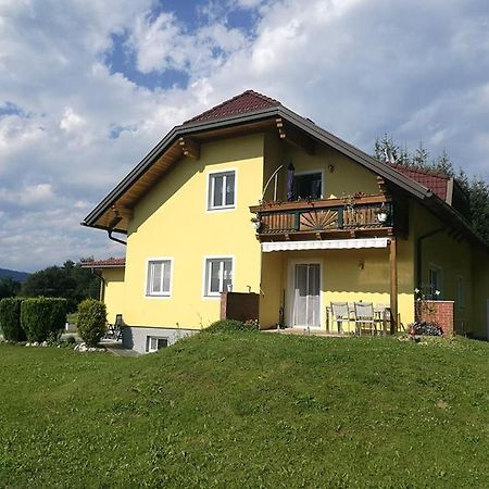 Ein Schoener Panorama Blick Augsdorf Kültér fotó